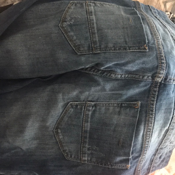 Distressed Jeans - Picture 5 of 5